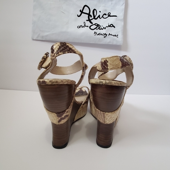Alice + Olivia  platform sandal. Sz 40. Snakeskin Joyce style - Picture 4 of 11